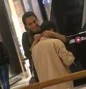 O tanara i-a oprit pe Adi Sina si Anca Serea in mall pentru o poza! Cine este vedeta in familia celor doi si cu cine a vrut sa se imortalizeze fana? VIDEO EXCLUSIV