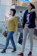 Neti Sandu, fara machiaj! Cum arata vedeta IN REALITATE? "Mama horoscopului" se apropie de 60 ani, dar nu isi arata deloc varsta! Paparazzii WOWbiz.ro au surprins-o la plimbare in mall VIDEO EXCLUSIV
