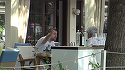 "Fizz" duce iar viata de barosan!! A facut afaceri pe terasa unui restaurant de lux din Capitala VIDEO EXCLUSIV