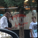 Ce mult a crescut fiul Romanitei Iovan si cat de bine seamana cu tatal sau! Albert e aproape cat mama lui de inalt si este copia fidela a lui Adrian Iovan VIDEO EXCLUSIV