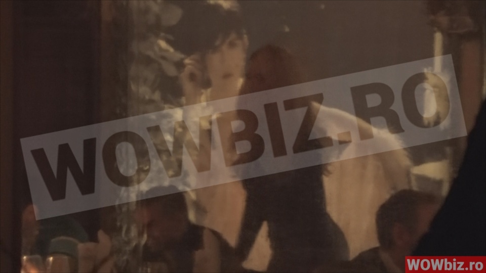 Bianca Drăgusanu, îndrăgostită lulea de Alex Bodi! Blondina se sărută cu omul de afaceri în public, fără să îi pese de gura lumii! VIDEO EXCLUSIV