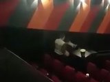 Doi tineri, surprinsi in timp ce faceau sex intr-un cinema din Romania, inainte de filmul 'Fifty Shades Darker'