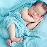 Caz halucinant! Un nou-născut declarat mort s-a trezit în timp ce era dus spre înmormântare