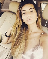 Dj Harra, in sanii goi! Vezi cum arata bustul vedetei dupa ce si-a pus silicoane FOTO Comparativ!