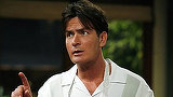 Charlie Sheen, diagnosticat cu HIV, acuzat ca a intretinut relatii intime neprotejate! Raspunsul actorului este uimitor: "Este un risc pe care ea il accepta cand face sex"