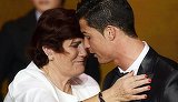 Declaratii halucinante ale mamei lui Ronaldo: "Am vrut sa-l omor pe Cristiano band bere neagra, oparita, si alergand pana lesinam. Am vrut sa-l avortez. S-a incapatanat sa traiasca!”