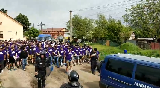 VIDEO | Momente unice în fotbalul românesc. Jucătorii au ieşit de pe teren, iar derby-ul UTA - Poli Timişoara s-a terminat în minutul 62
