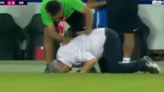 VIDEO | Şumudică face SPECTACOL în Turcia! Antrenorul român s-a pus în genunchi după decizia VAR