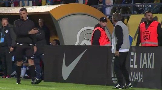 VIDEO | Arbitrul care a decis eliminare lui Gică Hagi, "sfătuit" să se apuce de modelling. "Cine-i manechinul ăsta?", "Aşa de frumos şi drăguţ era"
