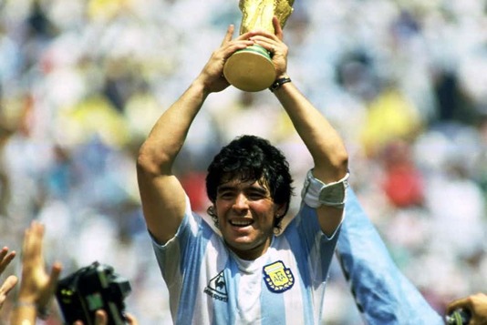 Ziua în care l-am pierdut pe Diego. El a fost Maradona, singurul fotbalist din istorie pentru care nu s-au inventat suficiente cuvinte