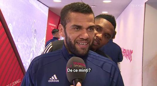VIDEO EXCLUSIV Momente senzaţionale cu Dani Alves, Eto'o, Olăroiu şi Rădoi: ”De ce minţi, fratele meu?” Ce mesaj a avut brazilianul pentru noul selecţioner
