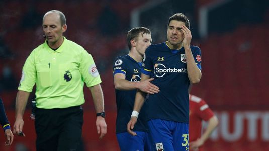 Degeaba am avut VAR la Manchester United - Southampton. Decizie incredibilă luată de arbitru după ce acesta a consultat reluările