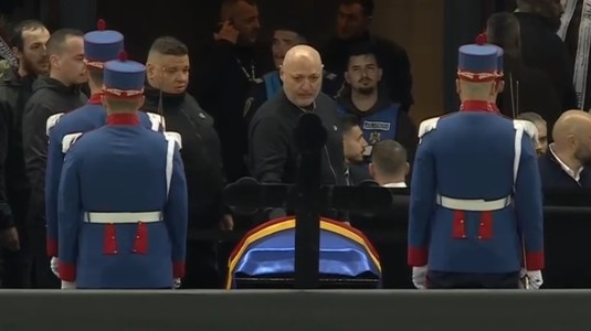 VIDEO | Sicriul lui Mircea Lucescu a fost depus la Arena Naţională. A ajuns şi galeria Rapidului