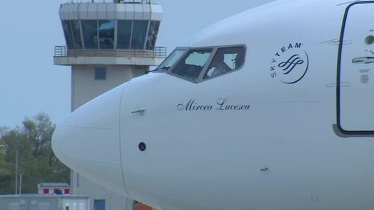 VIDEO | Aeronava "Mircea Lucescu" şi-a primit "botezul". Copos, Pancu şi alte personalităţi au fost prezente la eveniment