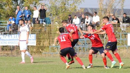 Scandal în Cupa României. Un jucător la un pas să fie ”linşat” de adversari, după un gest lipsit de fair-play