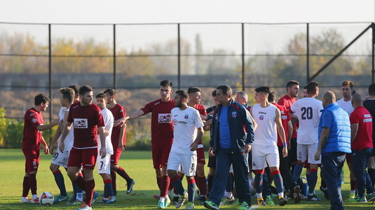 VIDEO INCREDIBIL | Antrenorul lui AFC Rapid şi-a şocat jucătorii în Ghencea! Cum a putut să ŢIPE înainte de umilinţa cu CSA Steaua
