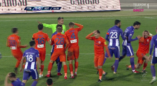 VIDEO | Fază controversată la Timişoara - Botoşani. Toţi moldovenii şi-au pus mâinile în cap! ”Ce-i asta, mă tată?”