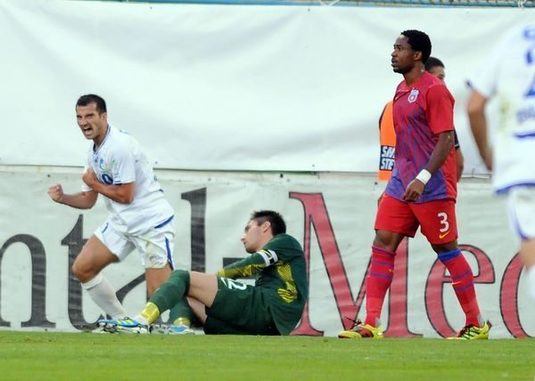 Steaua-Pandurii 1-2. Doi eliminaţi de la gazde şi penalty pentru oaspeţi. Imagini, caseta tehnică şi reacţii
