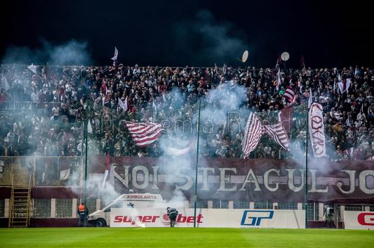 FOTO | Momente jenante înainte de playoff-ul din Liga a 4-a. Unde au fost trimişi să se schimbe fotbaliştii de la Tricolor