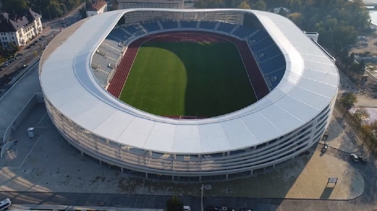 Cel mai nou stadion din SuperLiga va fi inaugurat - Imagini cu bijuteria de  aproape 30 de milioane de euro - HotNews.ro