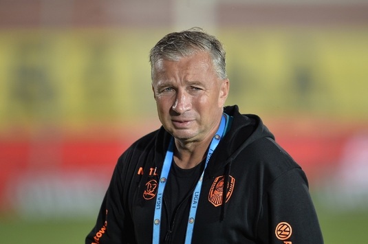 Dan Petrescu, probleme de sănătate la CFR Cluj: ”Nu avea voce, îl durea şi în piept”. Lotul campioanei, decimat de absenţe | EXCLUSIV