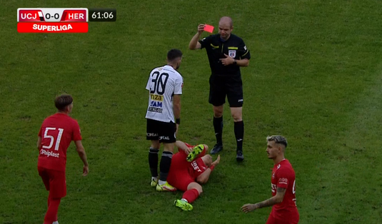 VIDEO | Două minute! Atât a rezistat pe teren un jucător în U Cluj - FC Hermannstadt. A fost eliminat imediat după ce a intrat