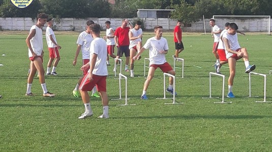 România sau Vestul Sălbatic? Incidente reprobabile la o echipă din Liga 3. Jucătorul l-a bătut măr pe antrenor. ”E satana”. Motivul este incredibil