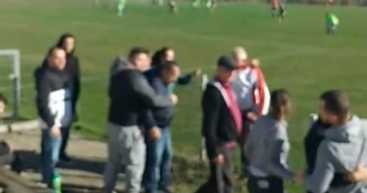 Primar din judeţul Gorj, amendat de către poliţişti după ce a făcut scandal la un meci de fotbal. Ce a putut striga | VIDEO