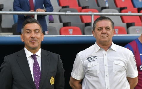Clubul care i-ar putea oferi lui Marius Lăcătuş revenirea în fotbal! Preşedintele anunţă: “Să facem o funcţie prin care el să devină util”