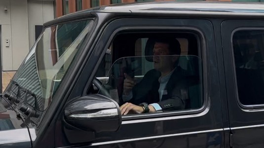 BREAKING | Cristi Chivu semnează contractul cu Inter! Antrenorul român a ajuns la sediul din Milano | VIDEO