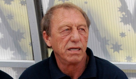 "Când era oprit în trafic, le oferea autografe poliţiştilor"! Marea pasiune a legendarului Nicolae Dobrin, dincolo de fotbal: "Îi plăcea foarte mult" | EXCLUSIV