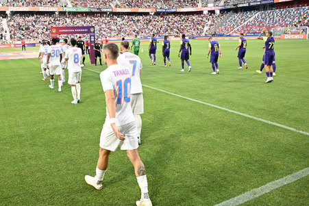 LIVE VIDEO | FCSB - CFR Cluj, ACUM, în Supercupa României, pe orangesport.ro. Campioana a lovit bara