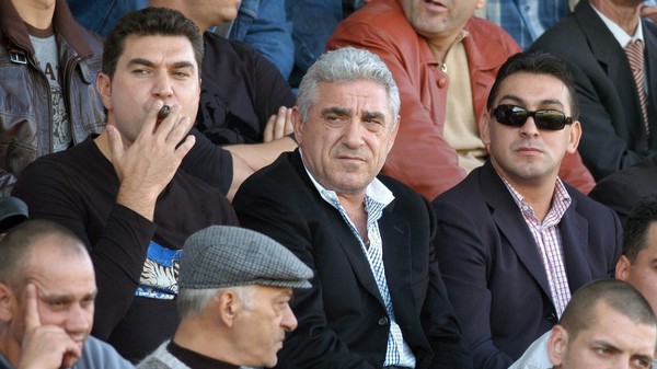 "Noi în trening, ei în ciocate din piele!”. Ilie Dumitrescu şi-a luat trei jucători din lot şi i-a învăţat să se îmbrace: "Avea el un magazin"