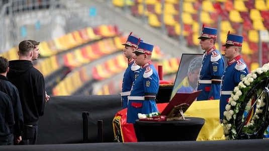 Preşedintele Nicuşor Dan a spus de ce a absentat de la catafalcul lui Mircea Lucescu, deşi alţi politicieni şi-au făcut apariţia: “Am fost impresionat”