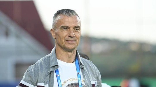 "Am cerut să nu se mai tundă iarbă şi să ne sape câteva gropi". Daniel Pancu face haz de necaz: "Să ne simţim la antrenamente ca în Giuleşti"