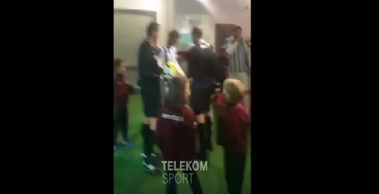 VIDEO | Dan Petrescu în devenire: "Domn' arbitru, să daţi penalty pentru CFR!" :) Ce răspuns a primit copilul 