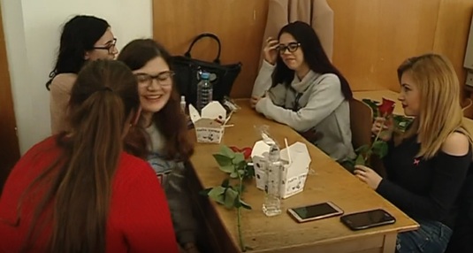 Gică Hagi a făcut spectacol la Universitatea din Constanţa: ”Domnişoarelor, aveţi grijă!” :)