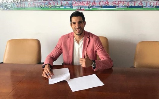 OFICIAL | Penedo a semnat prelungirea contractului. EXCLUSIV | Dănciulescu: ”Sunt foarte fericit, îi ţin pumnii la Cupa Mondială”