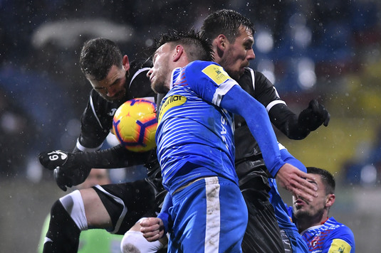 VIDEO |  FC Botoşani - U Craiova 2-1. Ploaie, ninsoare şi goluri la debutul lui Ciobotariu pe banca moldovenilor