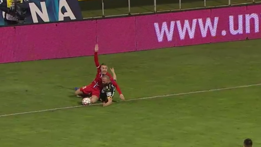VIDEO | FC Botoşani a cerut penalty după ce Ante Puljic a atins mingea cu mâna în careu! Moldovenii au sărit ca arşi după decizia luată de Radu Petrescu