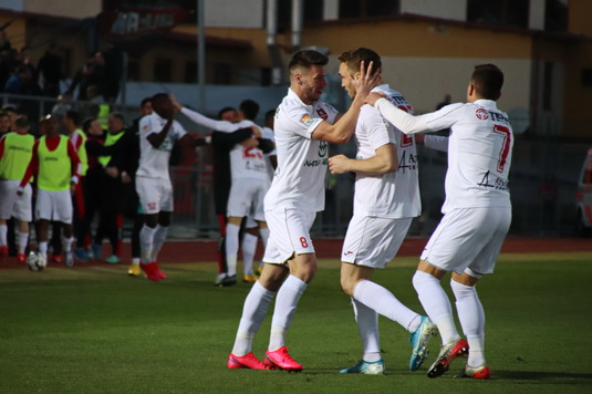 VIDEO | S-a terminat prima etapă din play-out! Hermannstadt a învins-o pe Chindia Târgovişte. Nou-promovata a căzut pe loc de baraj