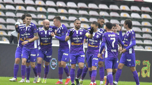 VIDEO | FC Argeş - U Cluj 3-1. Meci cu de toate! Işfan a reuşit dubla + Oaspeţii au jucat în inferioritate numerică încă din prima repriză