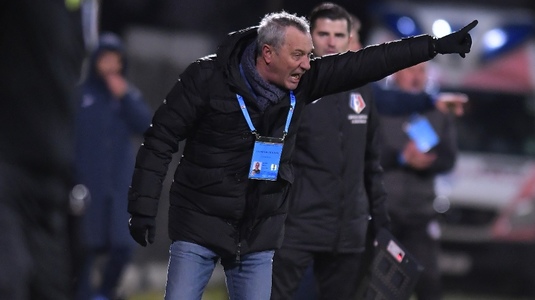Comisia de Disciplină a sancţionat Farul şi Rapid. Mircea Rednic şi-a aflat ”pedeapsa” după eliminarea din meciul cu FC Argeş