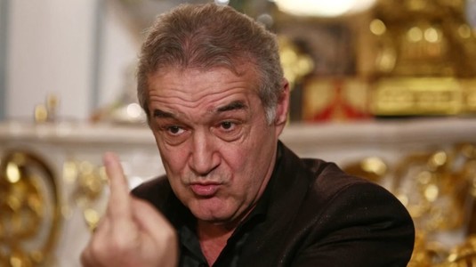 Gigi Becali şi-a criticat dur jucătorul, după ce îl lăudase în urmă cu câteva zile: ”Ţi-e frică de minge? Nu eşti fotbalist pentru mine!”