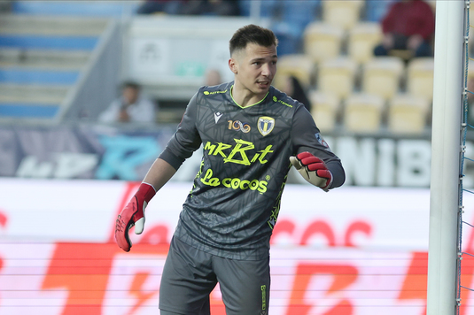 VIDEO | Portarul care a impresionat la Petrolul îl are idol pe Gigi Buffon. Iubeşte fotbalul de mic şi a povestit de ce a ales să stea în poartă