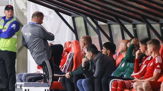 „Afară, toţi!”. Fotbaliştii pot plăti, după haosul de la clubul din Superliga: “Grupul ăsta de indivizi l-a săpat şi pe fostul antrenor” | EXCLUSIV
