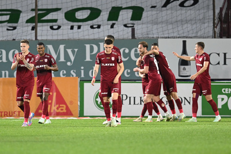 VIDEO | CFR Cluj - U Cluj 1-0. Trupa lui Dan Petrescu rămâne cu şanse teoretice în lupta pentru titlu. Golul lui Korenica a făcut diferenţa