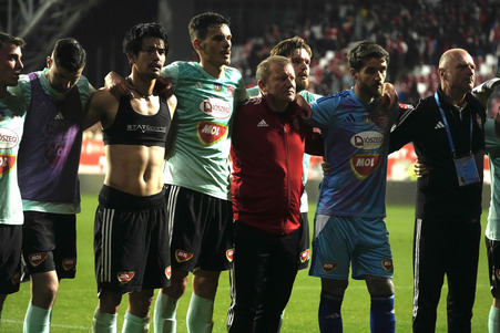 Tunurile pe fotbaliştii lui Sepsi! Bogdan Cosmescu, reacţie dură: "Ei fac legea în club. Când patronul se întâlneşte cu jucătorii..."