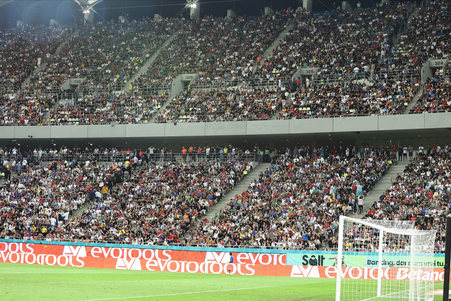 Veşti excelente pentru fanii FCSB. Mihai Stoica a anunţat cât vor costa pachetele pentru meciurile din Europa League: ”Sunt preţuri OK”