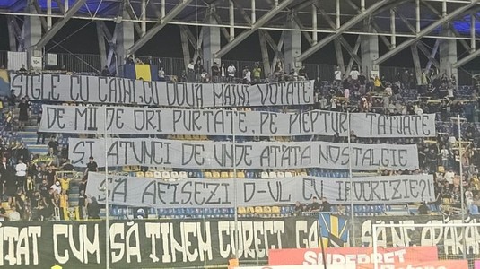 FOTO | Le-au aflat coregrafia! Ultraşii de la Petrolul au ştiut scenografia pregătită de ”câinii roşii” şi au răspuns: ”De unde atâta nostalgie?”